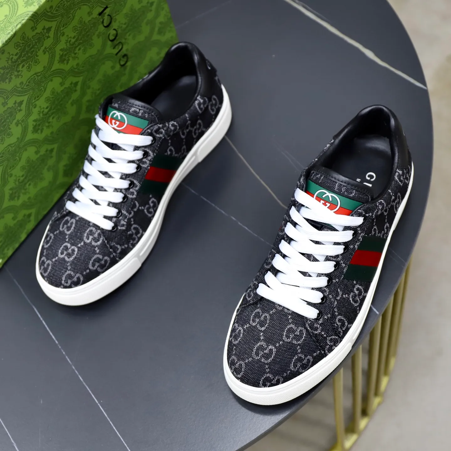 Ex-factory price: 400💰🙅‍♂️🙅‍♂️🙅‍♂️ Brand: Gucci GUCCi Standard code: 38-44 (45 customized) Grade: Same as the official website Material: Original leather splicing Comfortable and breathable sheepskin lining Original wear-resistant outsole Style category: Men's fashionable casual shoes Running sneakers Distinguished luxury brand elements Top luxury Color: actual picture color